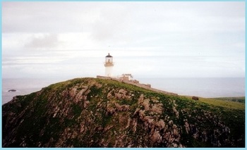 The_lighthouse_on_Eilean_Mor.jpg